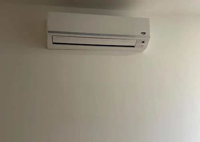 - Apartament