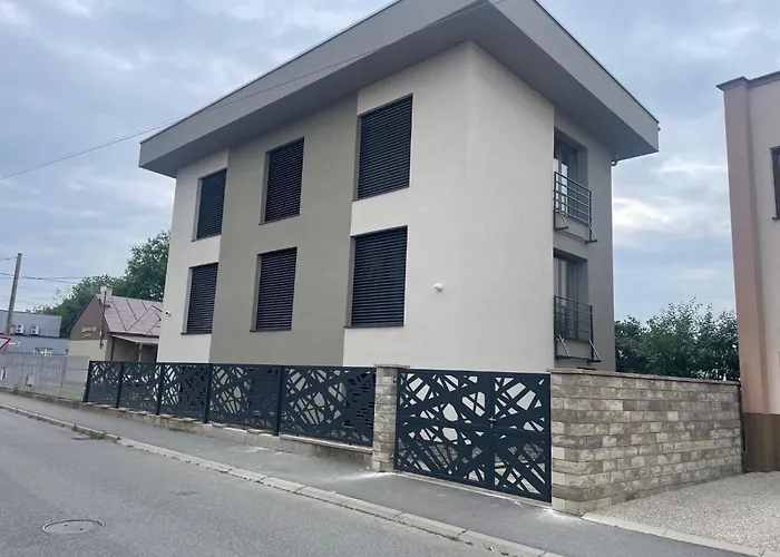 - Apartament *